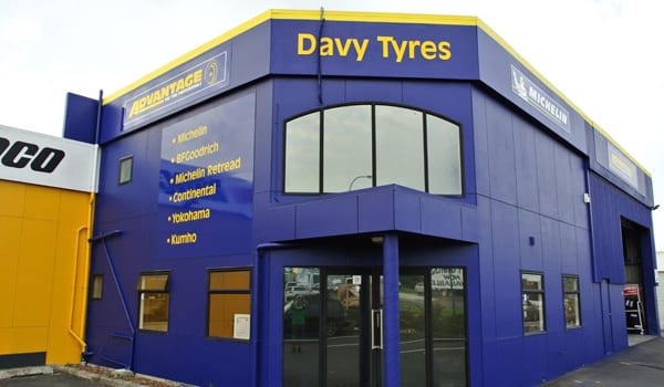 Advantage Tyres Henderson store front